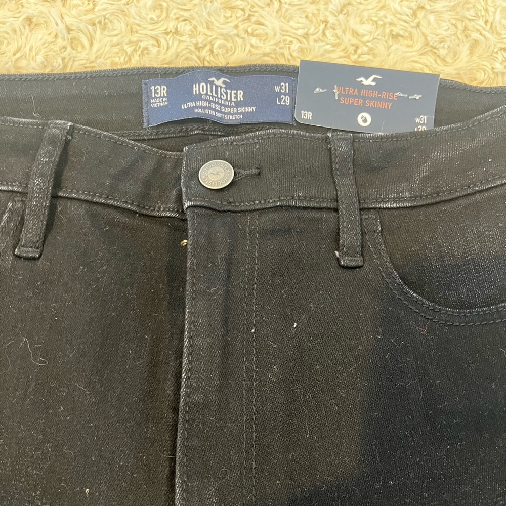 Women's Hollister Black Ultra High-Rise Super Skinny Jean Size: 13R 31W 29L